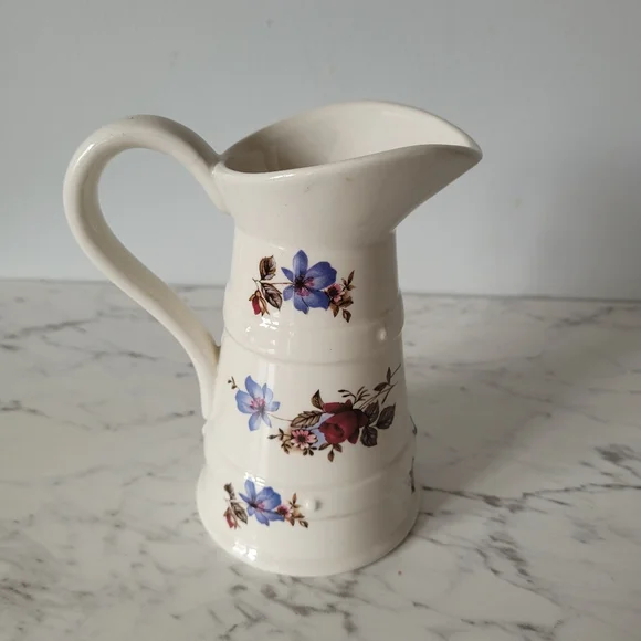 Pitcher Handcrafted in England - Picture 4 of 10